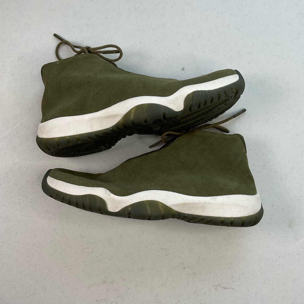 Nike Air Jordan Future Olive Canvas AR0726-300 Women’s Size 8 Green Suede Sneake